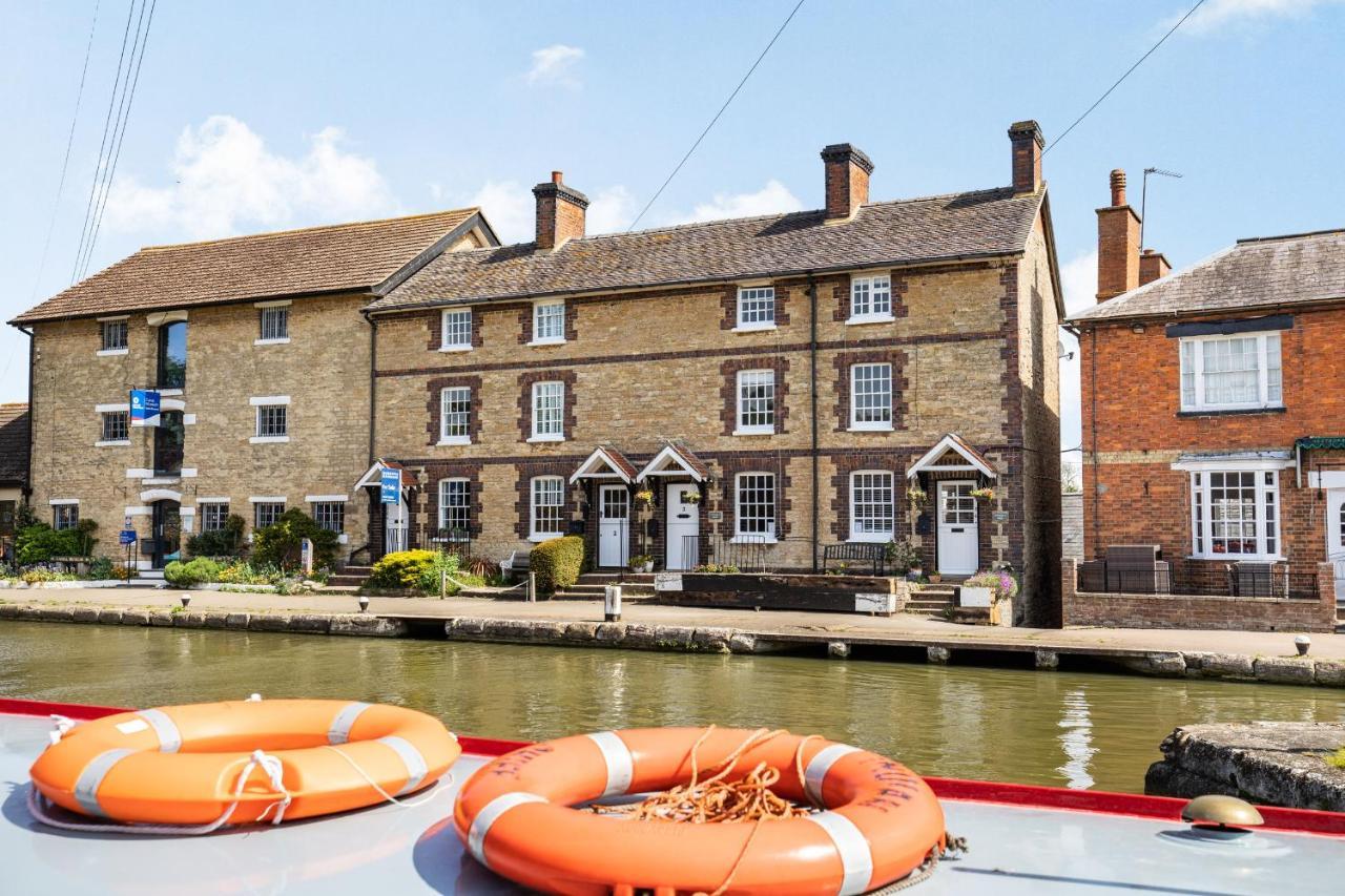 4 Canalside Cottages Towcester Exteriör bild