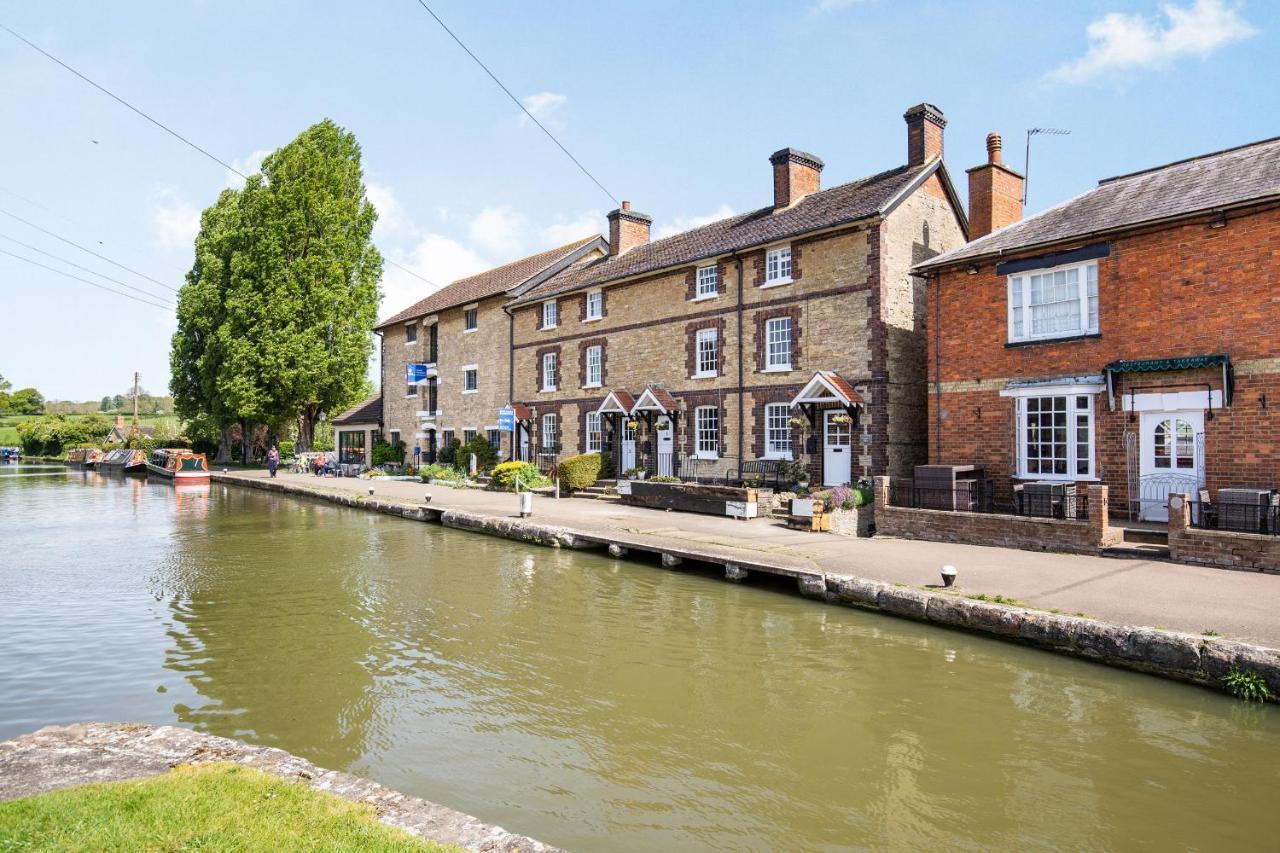 4 Canalside Cottages Towcester Exteriör bild