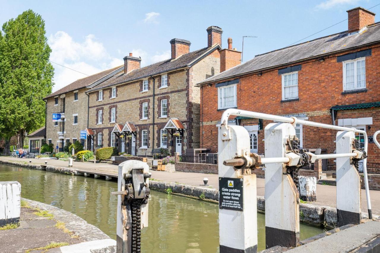 4 Canalside Cottages Towcester Exteriör bild