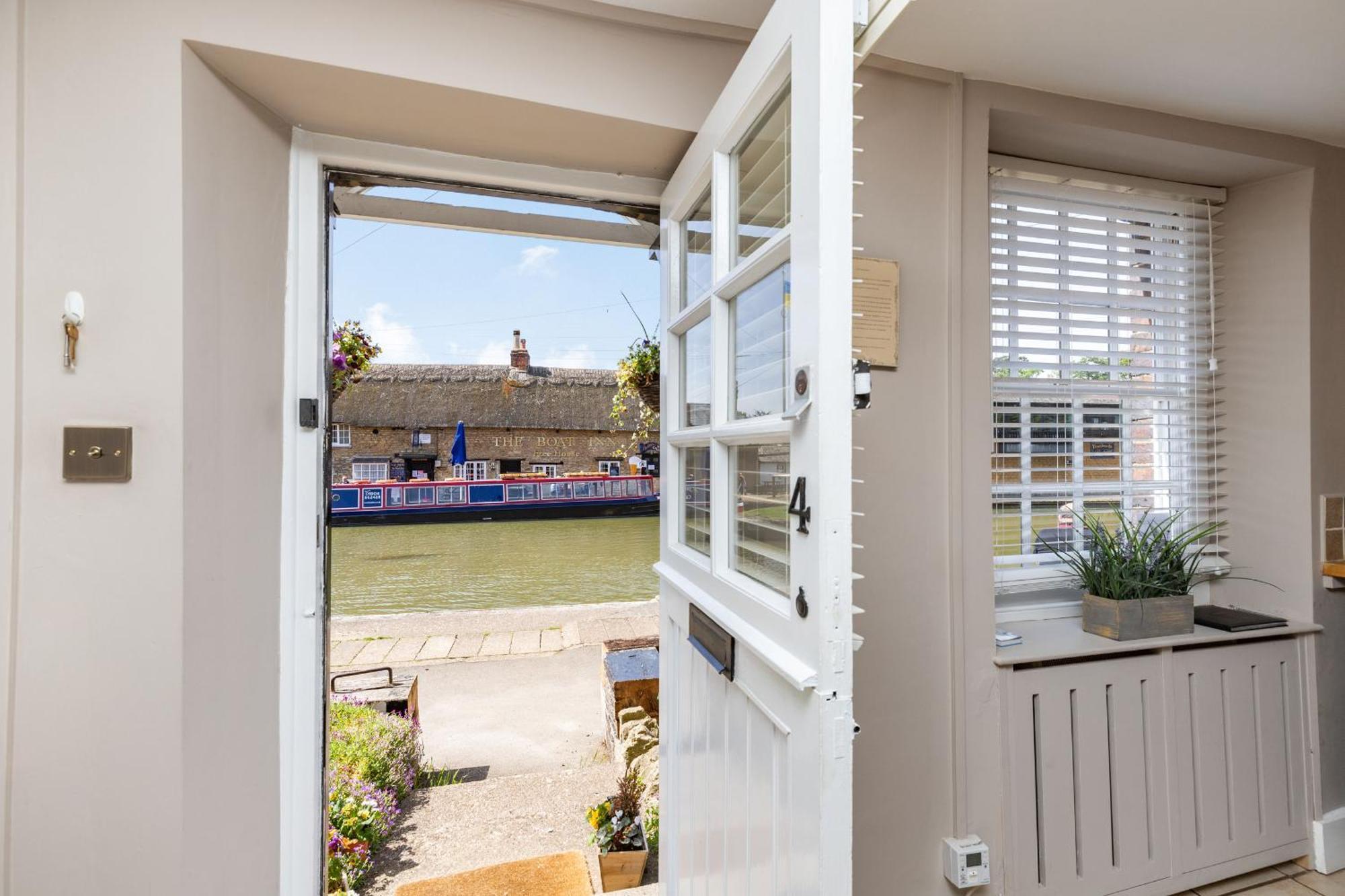 4 Canalside Cottages Towcester Exteriör bild